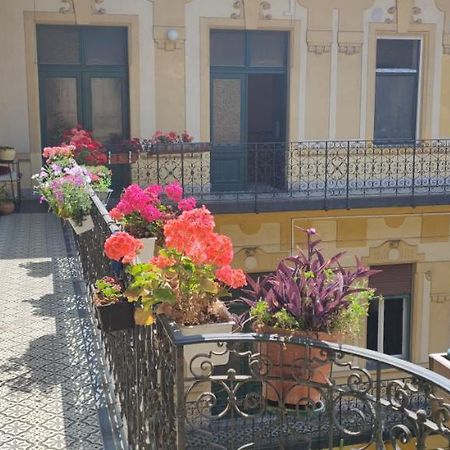 Appartamento Congress Margit House Budapest Esterno foto
